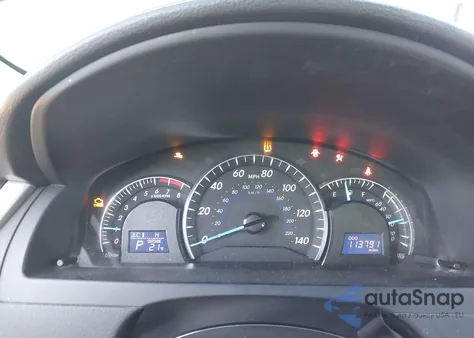 2014 Toyota Camry Xle z USA, uszkodzony, nr VIN 4T4BF1FK1ER412399